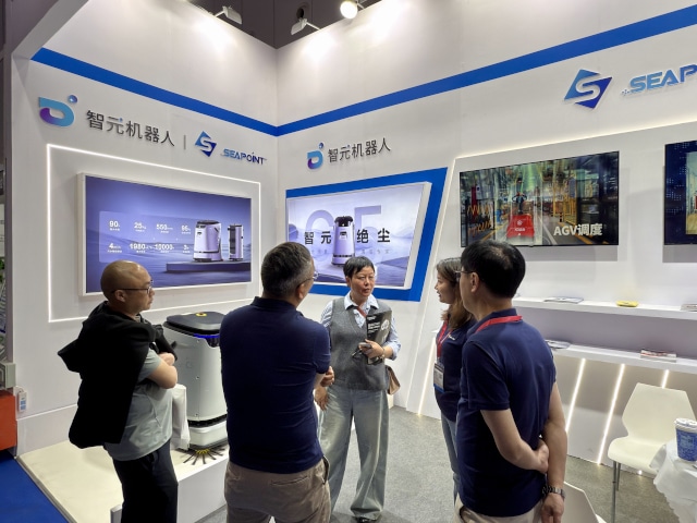 Chengdu: Sea Point Showcases Agibot Cleaning Robot at 2025 Chengdu International Industrial Fair
